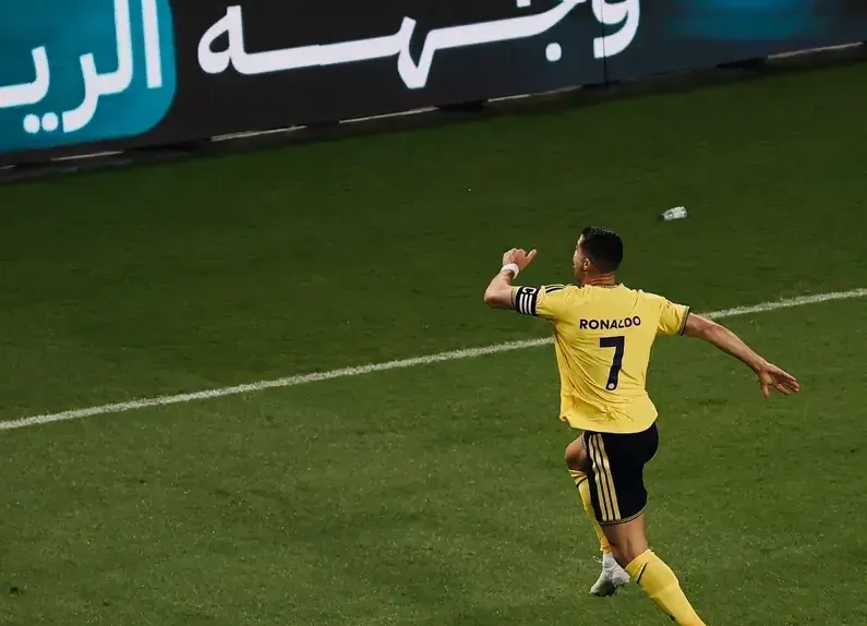 Hat-trick de Ronaldo no triunfo do Al Nassr